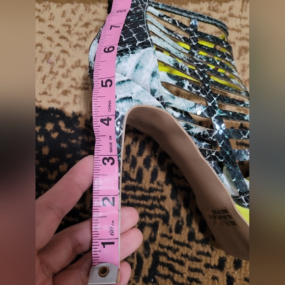 Qupid Heels Size 7.5 - Picture 7 of 9